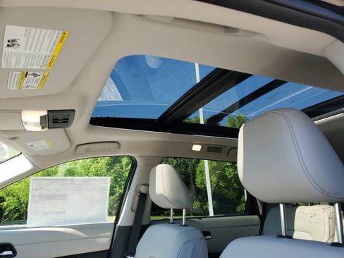 New 2026 Nissan Pathfinder SL w/ SL Premium Package AWD/4WD image 16