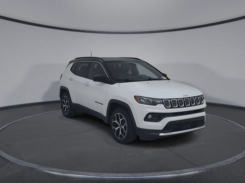 Used 2025 Jeep Compass Limited AWD/4WD image 2