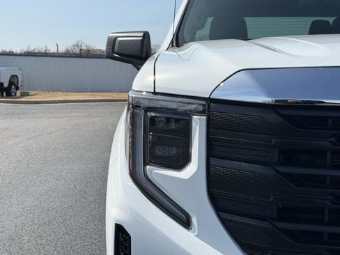 Used 2025 GMC Sierra 1500 Pro w/ Pro Value Package image 3