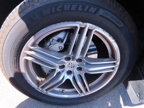 Used 2017 Porsche Macan S AWD/4WD image 18