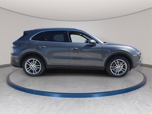Used 2023 Porsche Cayenne image 5