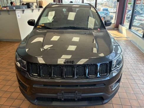 Used 2018 Jeep Compass Latitude w/ Popular Equipment Group AWD/4WD image 6