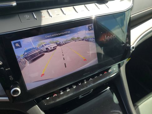 New 2026 Jeep Grand Cherokee Limited RWD image 19