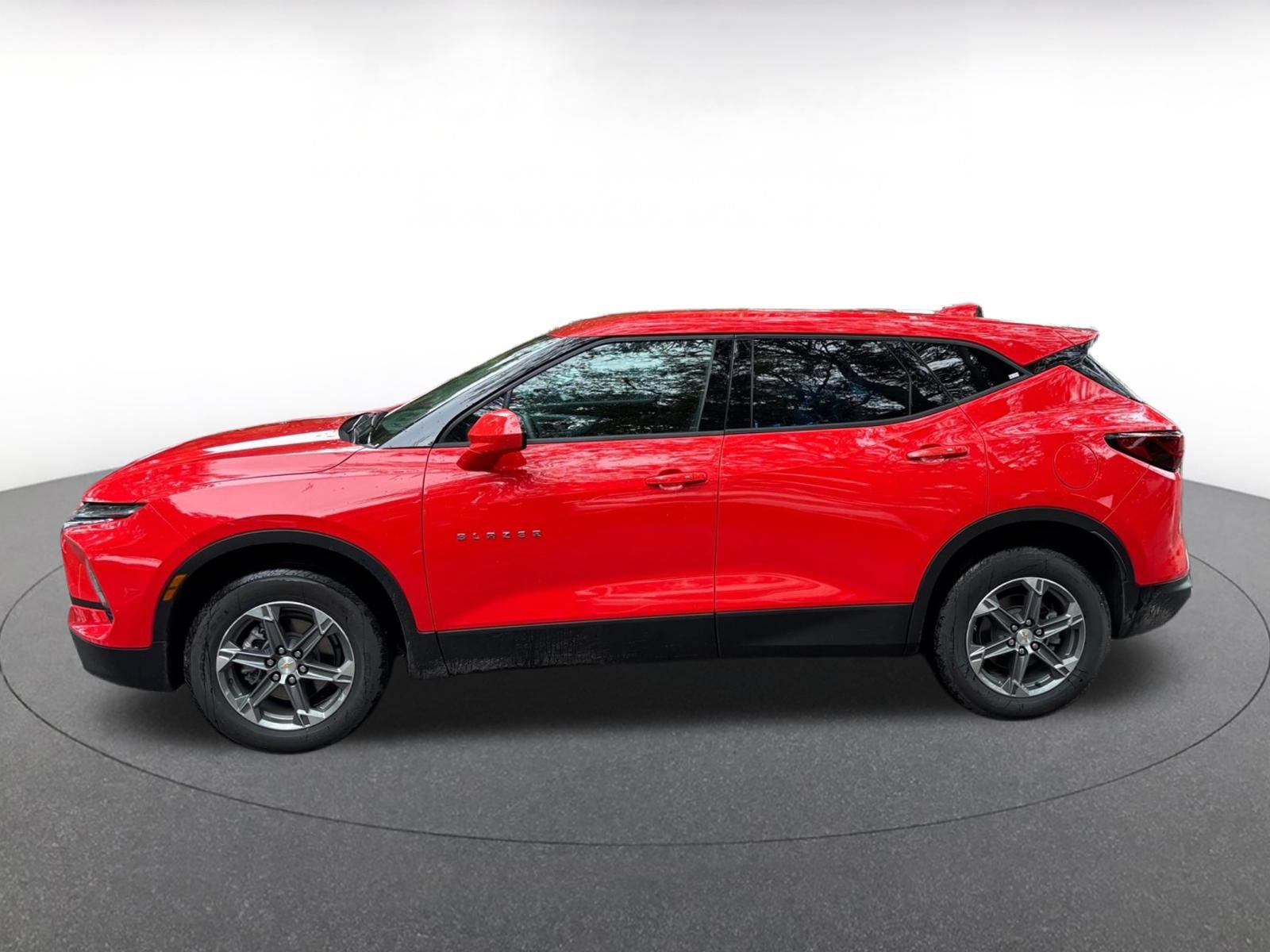 Used 2026 Chevrolet Blazer LT FWD image 7