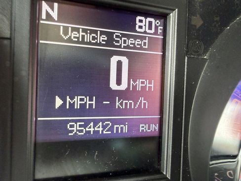 Used 2015 Chrysler Town & Country Touring-L w/ Driver Convenience Group FWD image 28