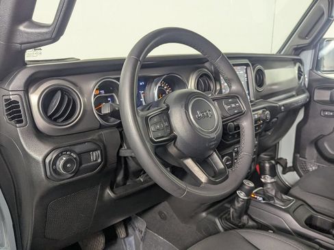 Used 2023 Jeep Wrangler Unlimited Sport w/ Sun And Sound Package AWD/4WD image 12
