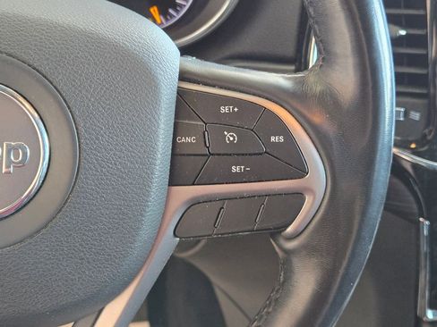 Used 2020 Jeep Grand Cherokee Altitude image 18