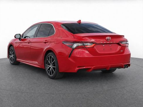 Used 2023 Toyota Camry SE FWD image 3