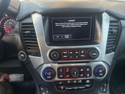 Used 2016 GMC Yukon XL SLT w/ Open Road Package image 8