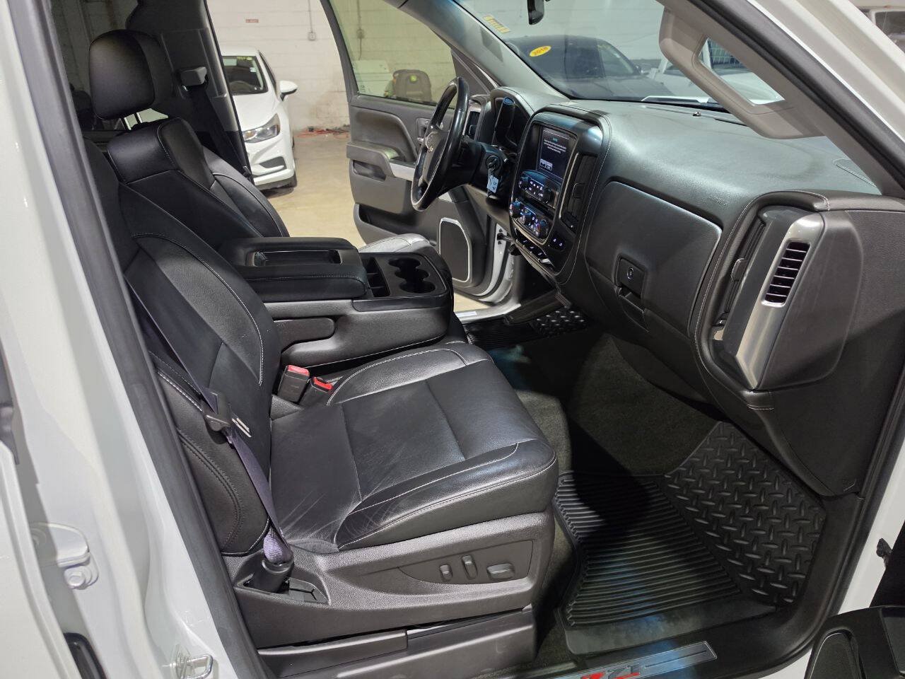 Used 2017 Chevrolet Silverado 1500 LTZ Z71 AWD/4WD image 43