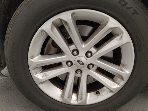 Used 2017 Ford Explorer XLT image 31