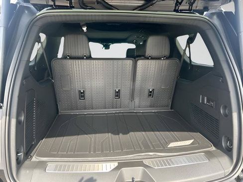 New 2026 Chevrolet Suburban High Country AWD/4WD image 5