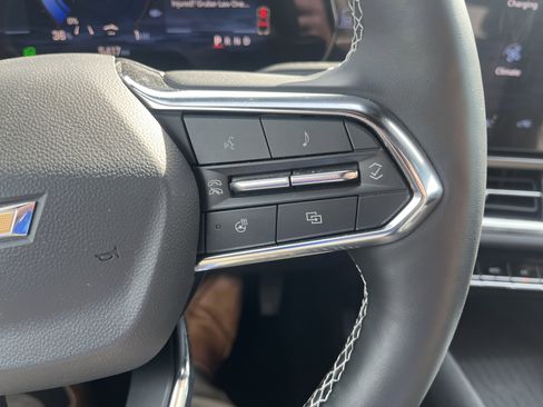 Used 2025 Chevrolet Equinox EV LT w/ Comfort Package FWD image 19