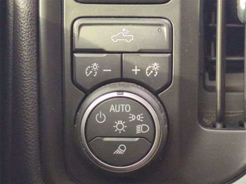 Used 2021 Chevrolet Silverado 2500 Custom w/ Custom Value Package image 25