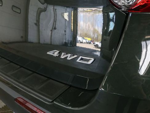 Used 2023 Ford Explorer XLT w/ Equipment Group 202A AWD/4WD image 10