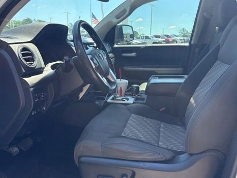Used 2020 Toyota Tundra SR5 w/ SR5 Upgrade Package AWD/4WD image 5
