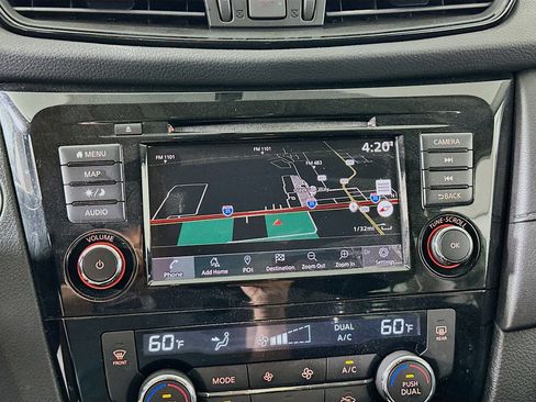 Used 2018 Nissan Rogue SV w/ Sun & Sound Touring Package image 21