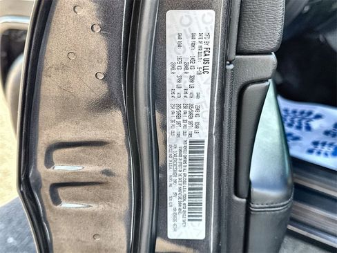 Used 2019 Jeep Grand Cherokee Altitude image 33