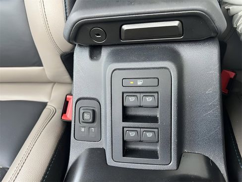 Used 2023 Ford Bronco Wildtrak image 34