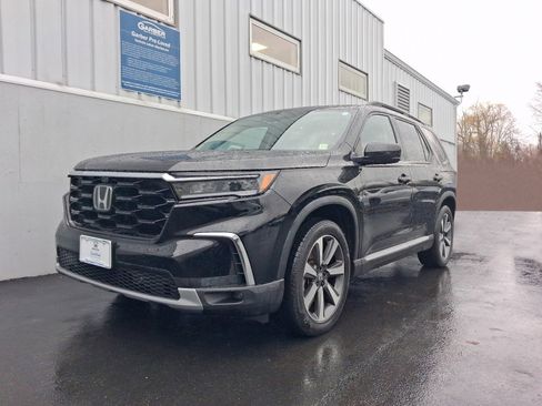 Used 2025 Honda Pilot Elite image 1