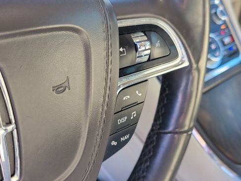 Used 2017 Lincoln Continental Select image 26