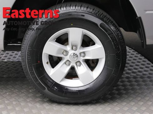 Used 2019 RAM 1500 Classic SLT AWD/4WD image 8