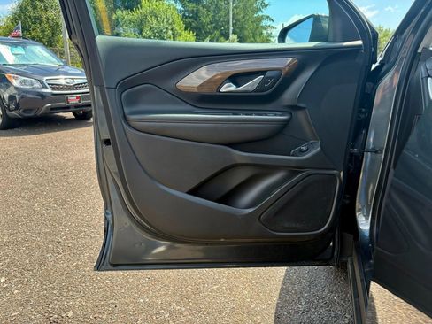 Used 2018 GMC Terrain SLE w/ Driver Convenience Package image 11