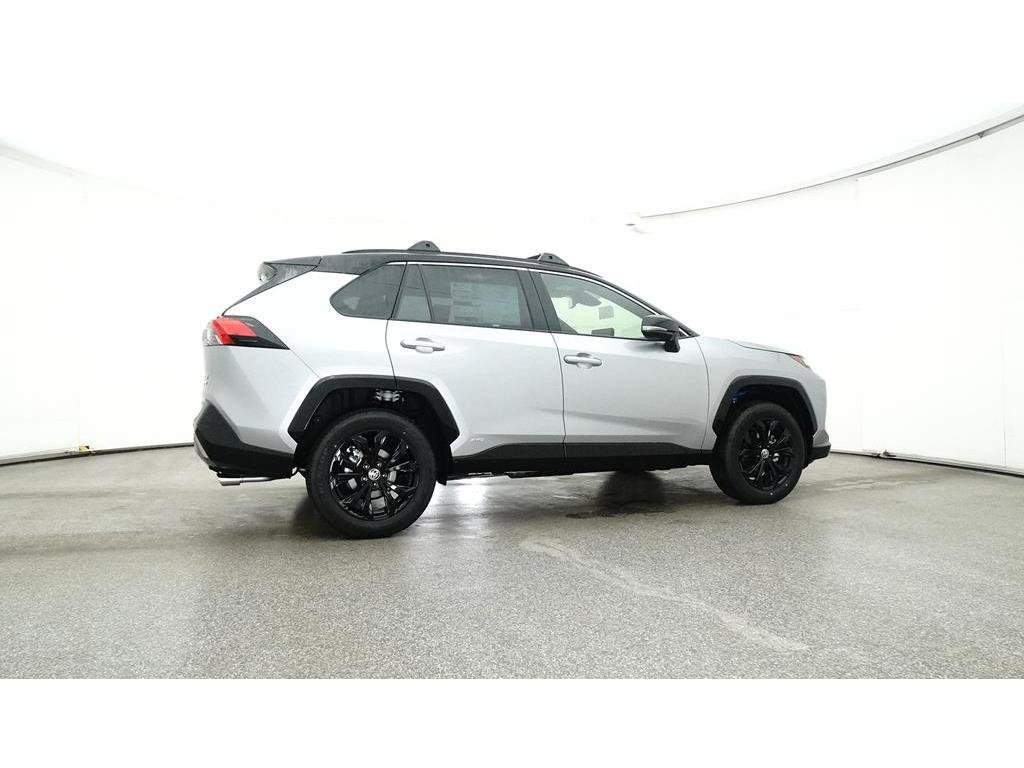 Used 2025 Toyota RAV4 XSE AWD/4WD image 32