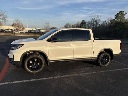 New 2026 Honda Ridgeline Black Edition image 4