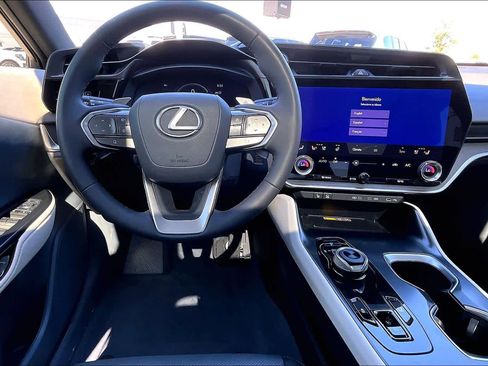 Used 2023 Lexus RZ 450e Premium image 6