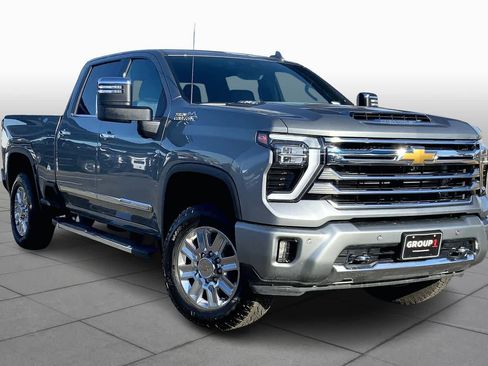 Used 2025 Chevrolet Silverado 2500 High Country w/ Technology Package image 3
