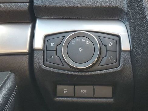 Used 2017 Ford Explorer XLT AWD/4WD image 21