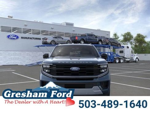 New 2026 Ford Expedition Platinum image 6