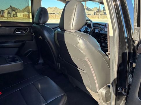 Used 2023 Nissan Rogue SV w/ SV Premium B Package FWD image 34
