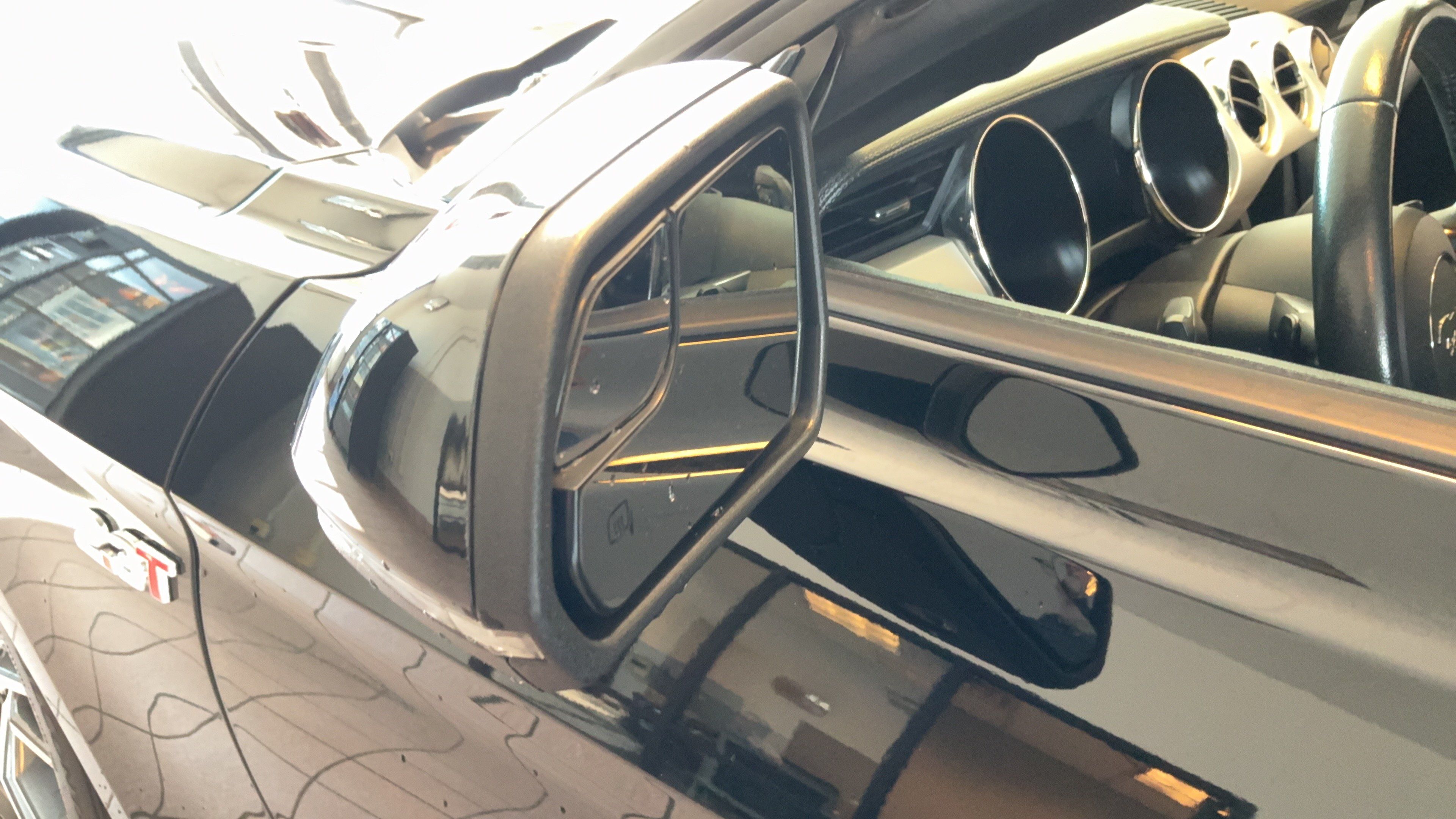 Used 2017 Ford Mustang Premium RWD image 37