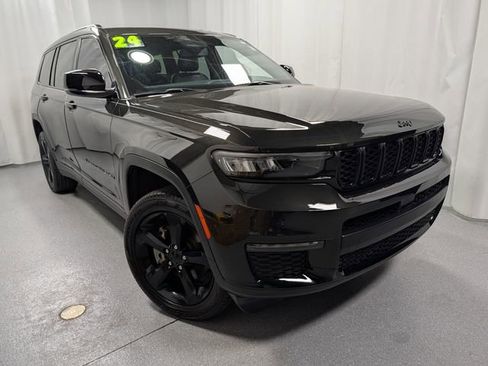 Used 2024 Jeep Grand Cherokee L Limited w/ Black Appearance Package AWD/4WD image 2