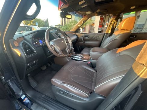 Used 2017 INFINITI QX80 Limited image 10