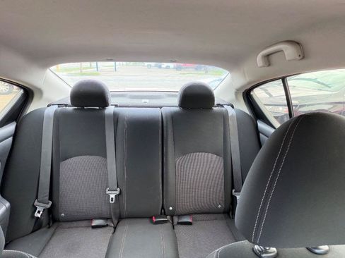 Used 2014 Nissan Versa SV w/ Convenience Package FWD image 20