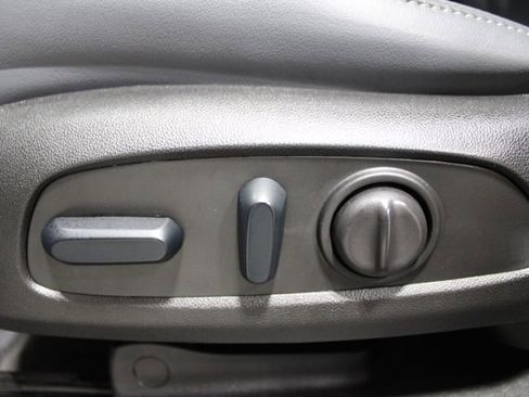 Used 2024 Buick Enclave Essence w/ Experience Buick Package FWD image 23