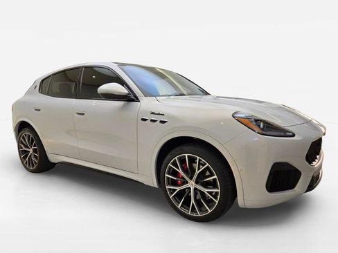 Certified 2023 Maserati Grecale Modena AWD/4WD image 3