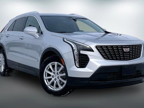 Used 2019 Cadillac XT4 Luxury w/ Cold Weather Package image 1