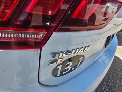 Used 2018 Volkswagen Tiguan SE AWD/4WD image 13