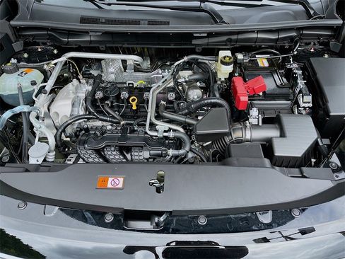 New 2025 Mitsubishi Outlander SE image 32