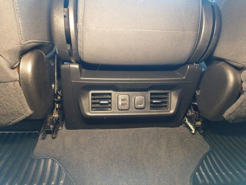 Used 2021 Chevrolet Silverado 1500 LT w/ Bed Protection Package image 24