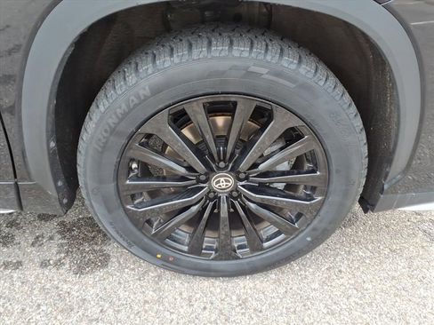 Certified 2025 Toyota Highlander XSE AWD/4WD image 10