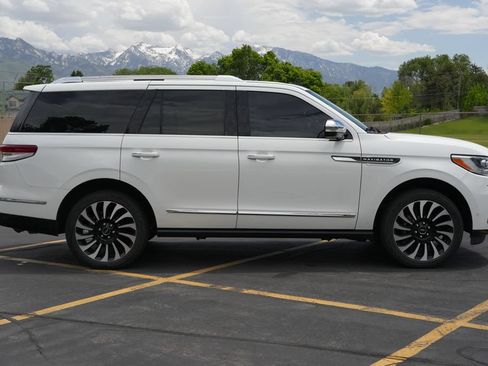 Used 2022 Lincoln Navigator Black Label AWD/4WD image 6