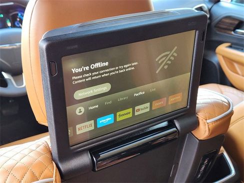 Used 2023 Chrysler Pacifica Pinnacle image 33