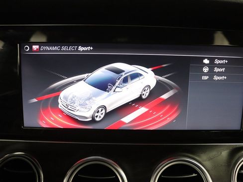 Used 2018 Mercedes-Benz E 300 4MATIC image 29