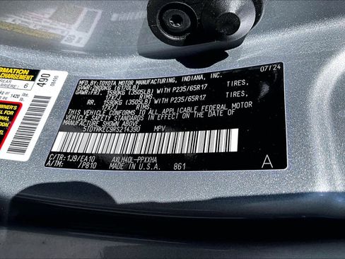 Certified 2024 Toyota Sienna XLE image 32