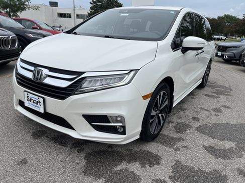 Used 2018 Honda Odyssey Elite image 2
